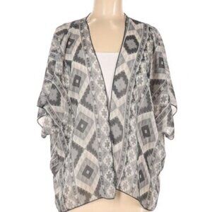 Missy Daisy Woven Kimono Gray Geometric